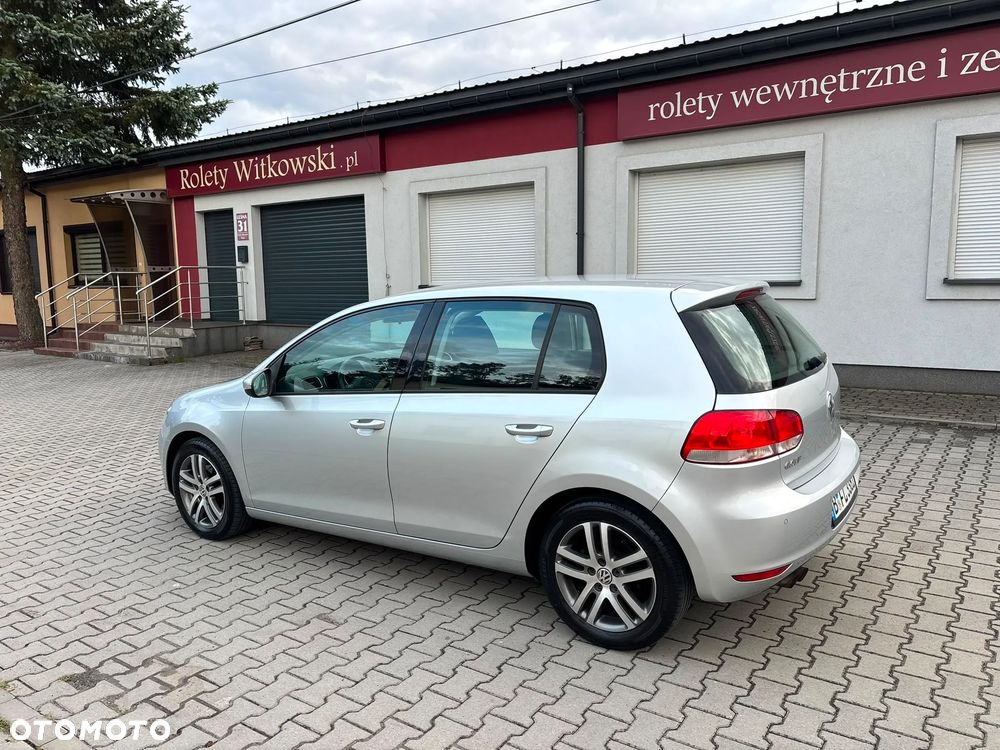 Volkswagen Golf - 22
