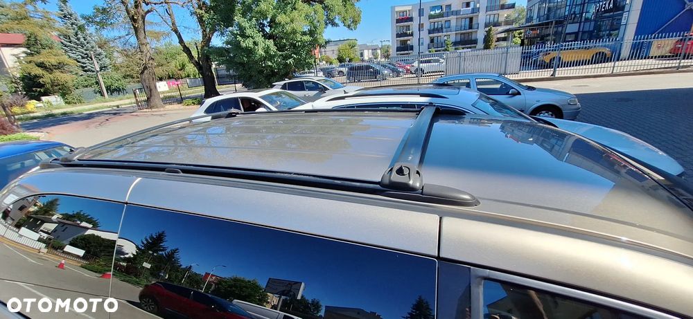 Chrysler Grand Voyager 2.8 CRD LX - 26