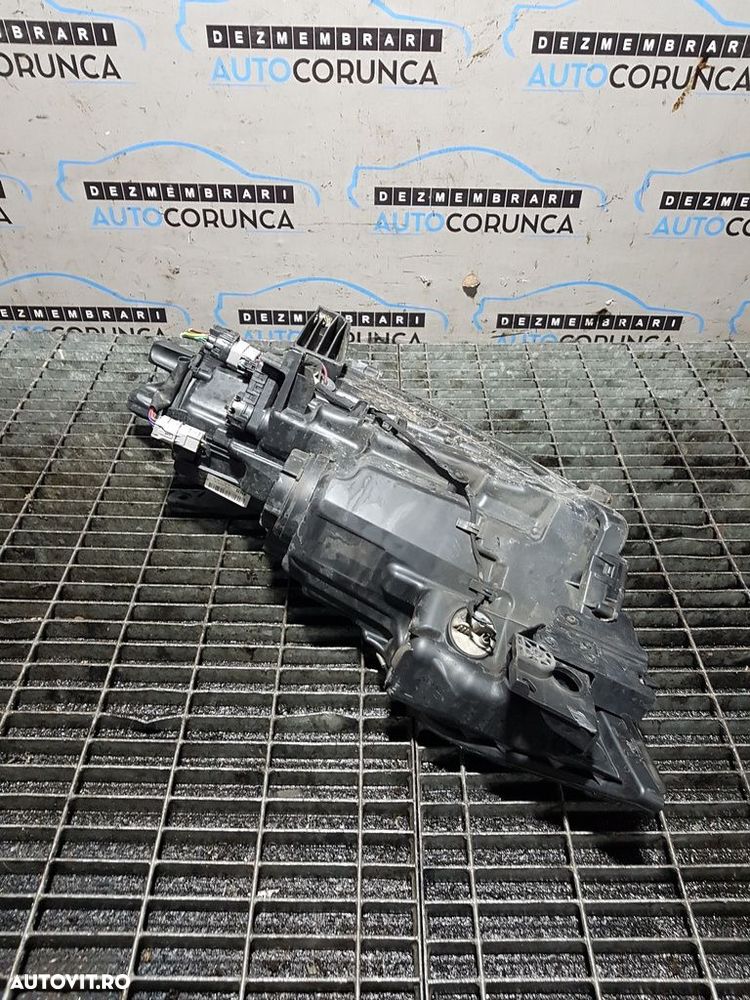 Far Dreapta Mitsubishi Outlander III Facelift 2015 - 2018 SUV 4 Usi (810) Xenon - 5