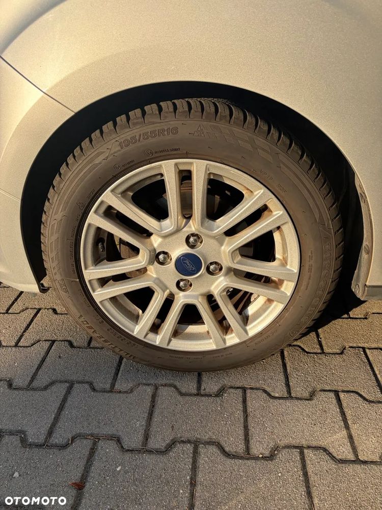 Ford Tourneo Courier 1.0 EcoBoost S&S Titanium - 23