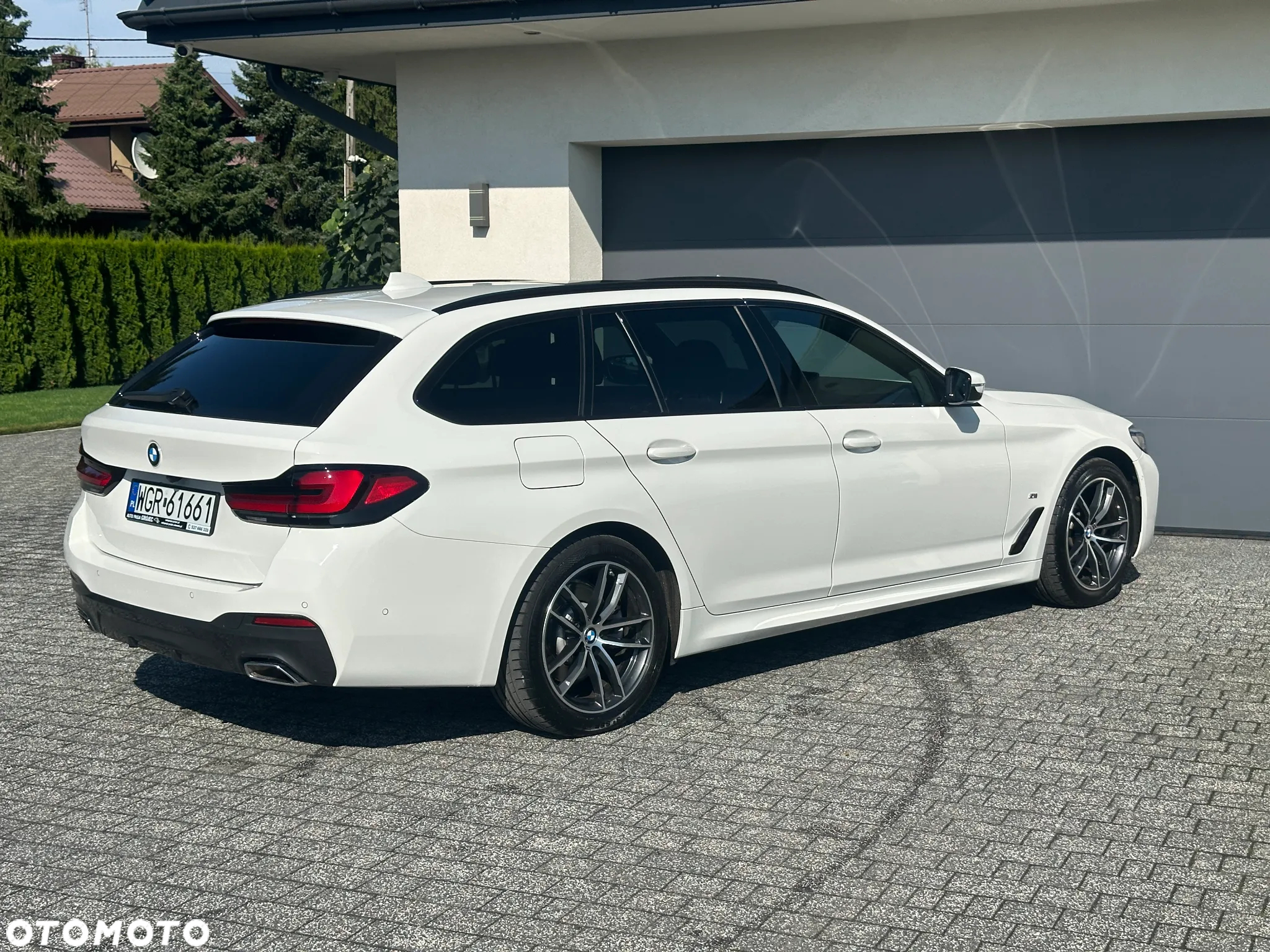 BMW Seria 5 520d Touring M Sport Edition - 6