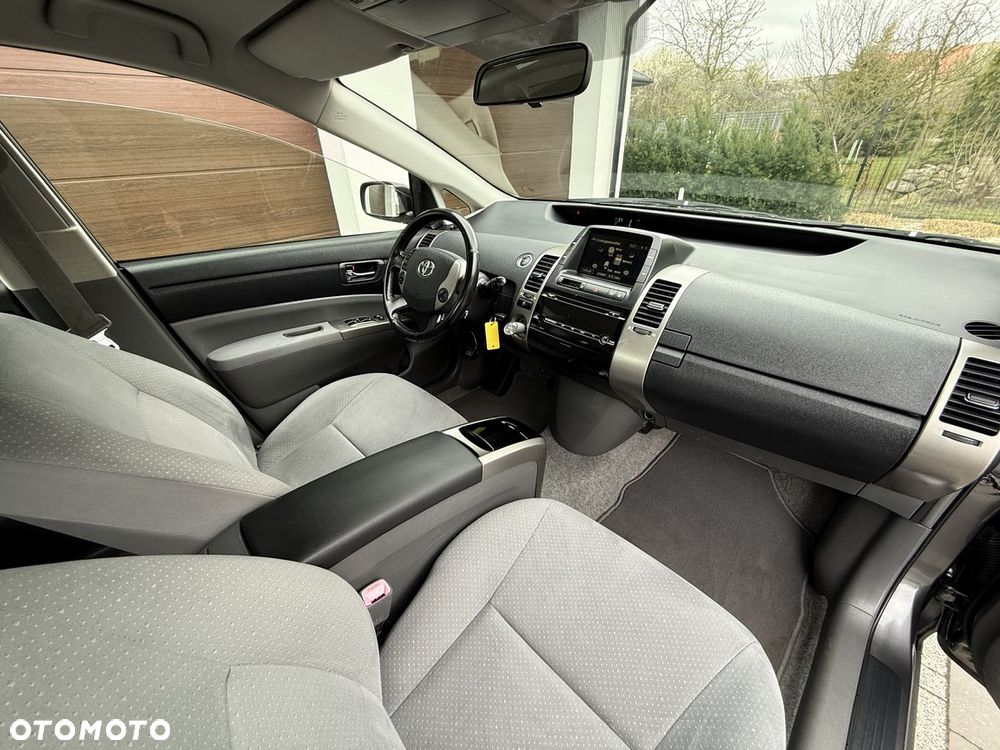 Toyota Prius 1.5 VVT-i Sol - 24