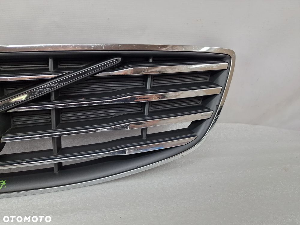 VOLVO S80 / V70 LIFT 13- ŁADNA ATRAPA / GRILL PRZEDNI PRZÓD POD RADAR , NR 31383598 / 31383602 , NR AUKCJI GL537 - 8