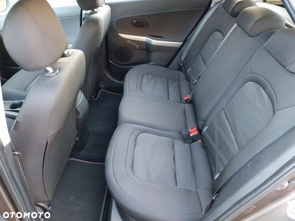 Kia Ceed 1.4 CVVT Attract - 13