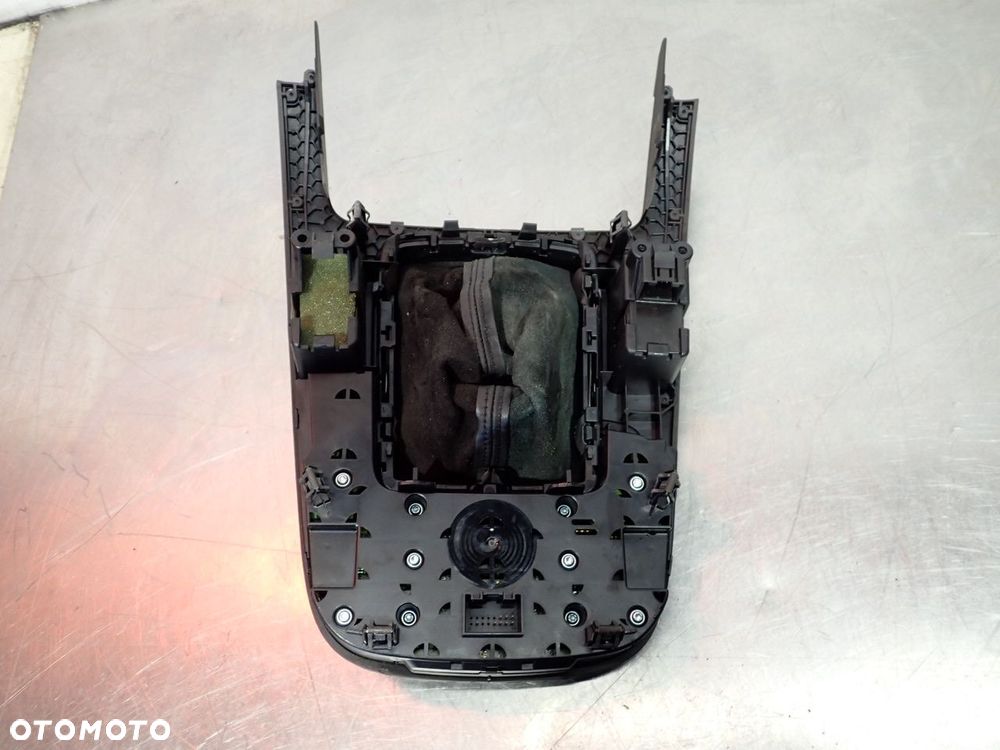 RAMKA WYBIERAKA BIEGÓW PANEL STEROWANIA RADIA AUDI A4 B8 - 4