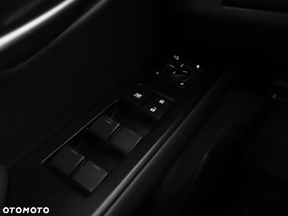 Lexus UX 250h - 36