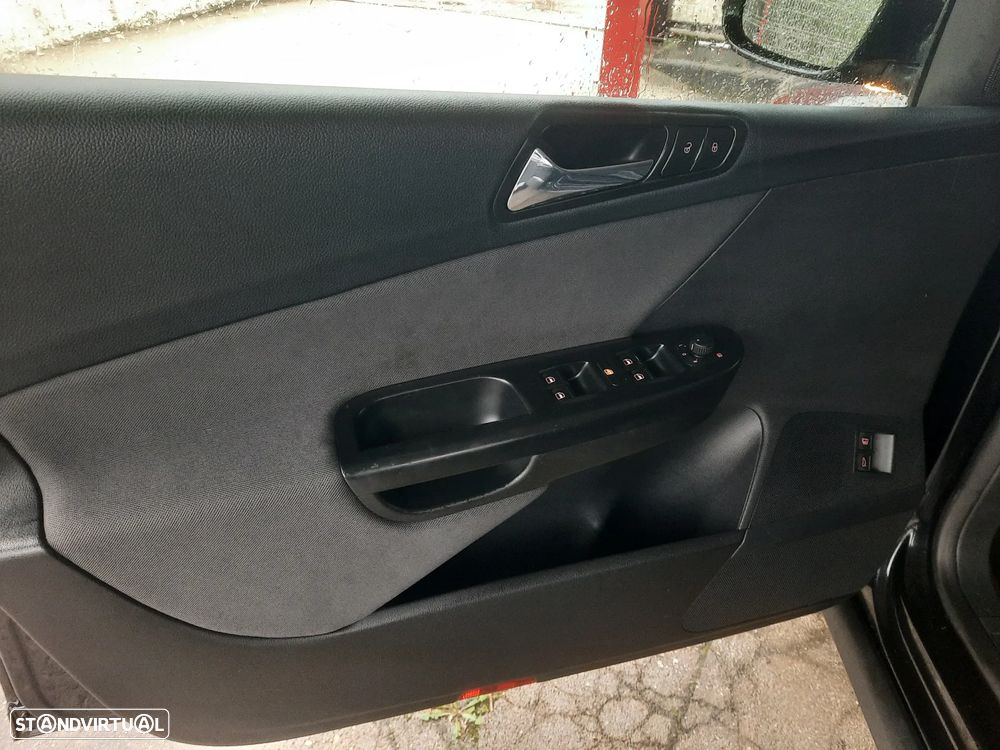 VW Passat Variant 2.0 TDi Confortline - 16