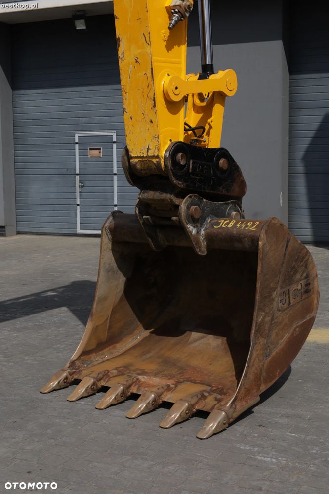 JCB 220X - 14