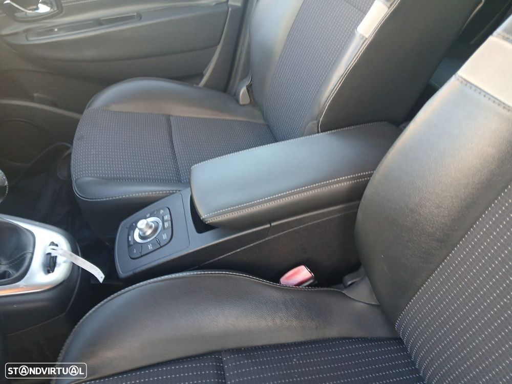 Renault Scénic 1.5 dCi Bose Edtion SS - 8