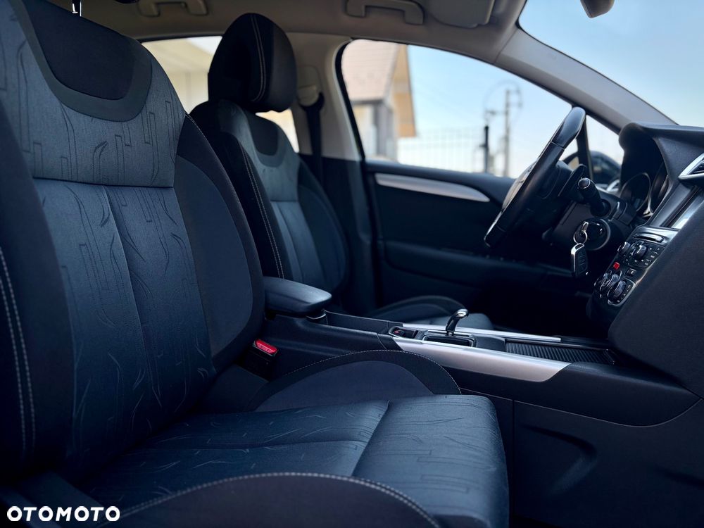 Citroën C4 e-HDi 115 ETG6 Exclusive - 34
