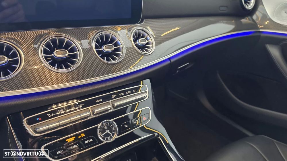 Mercedes-Benz CLS 300 d AMG Line - 43