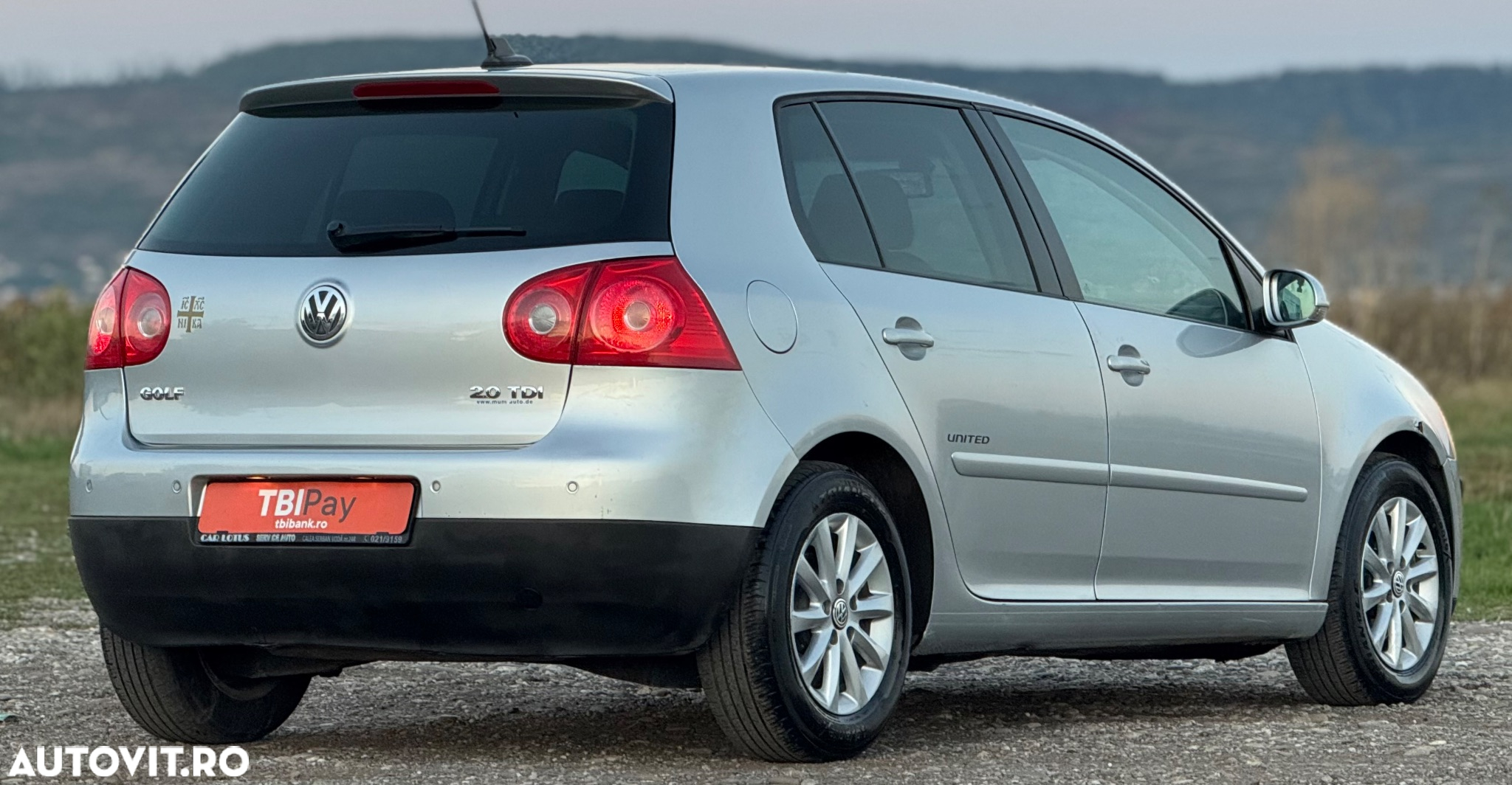 Volkswagen Golf 2.0 TDI Highline - 4