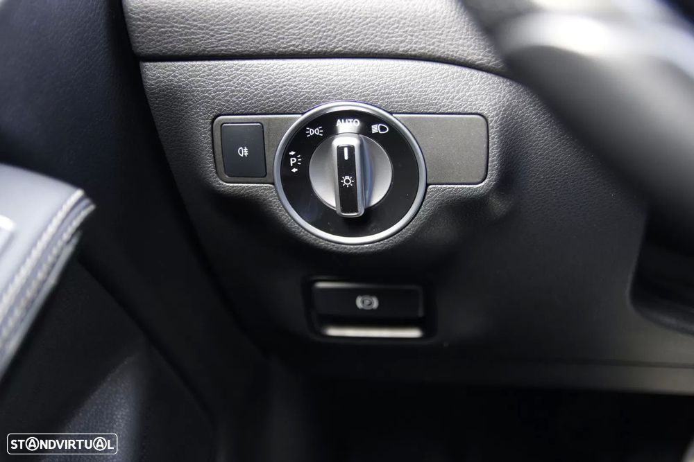 Mercedes-Benz CLA 200 d Shooting Brake AMG Line Aut. - 37