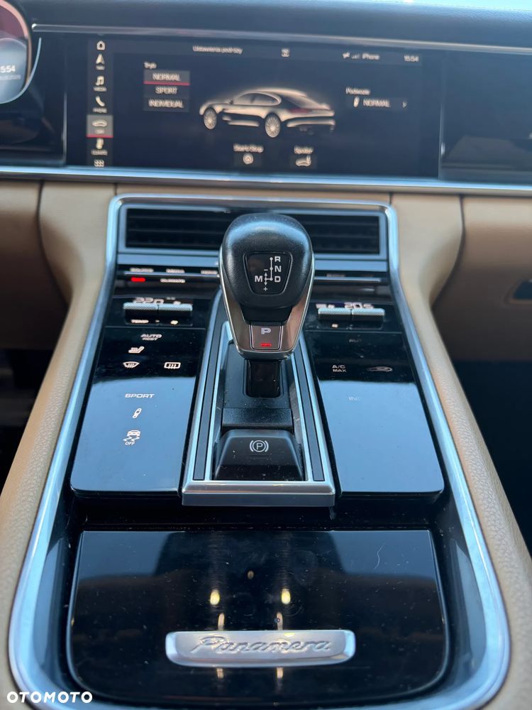 Porsche Panamera 4 - 15