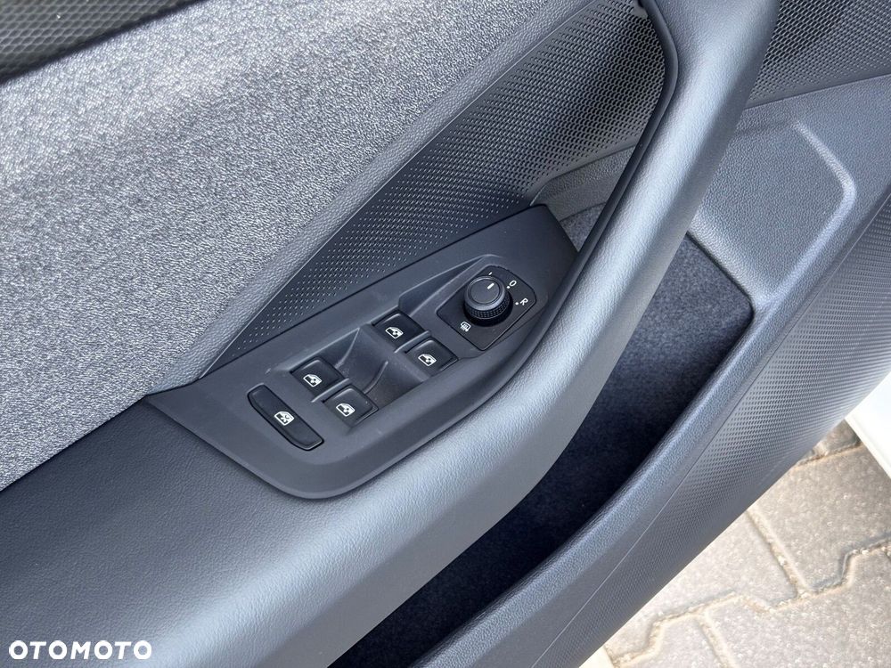 Volkswagen Passat Variant 2.0 TDI SCR DSG - 12