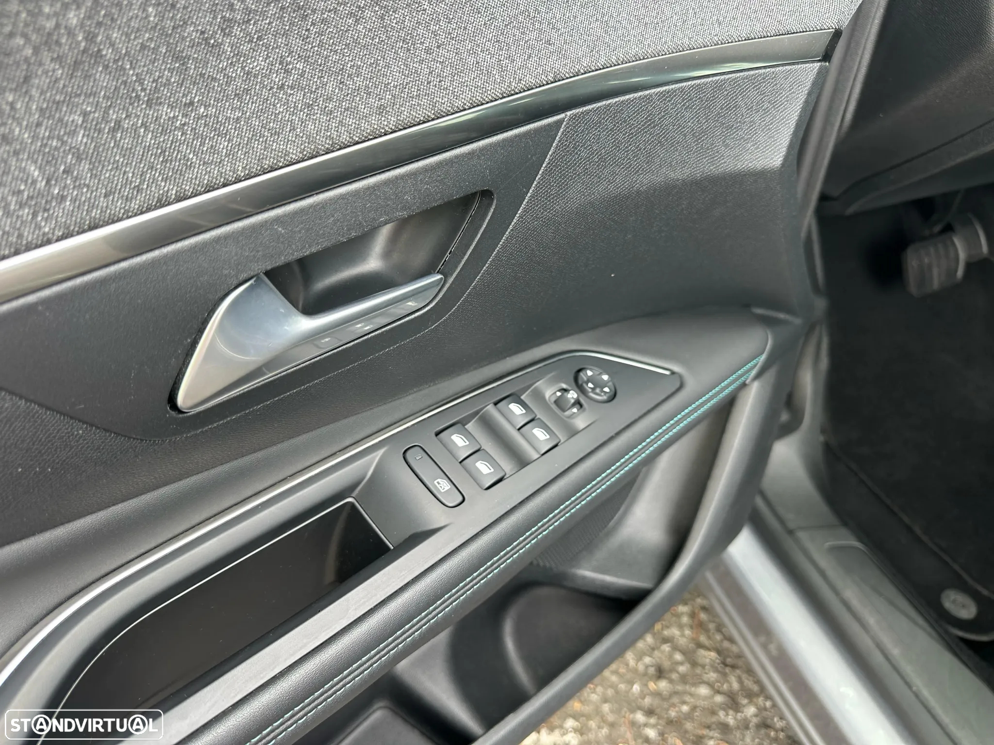 Peugeot 3008 1.6 Hybrid4 Allure Pack e-EAT8 - 21