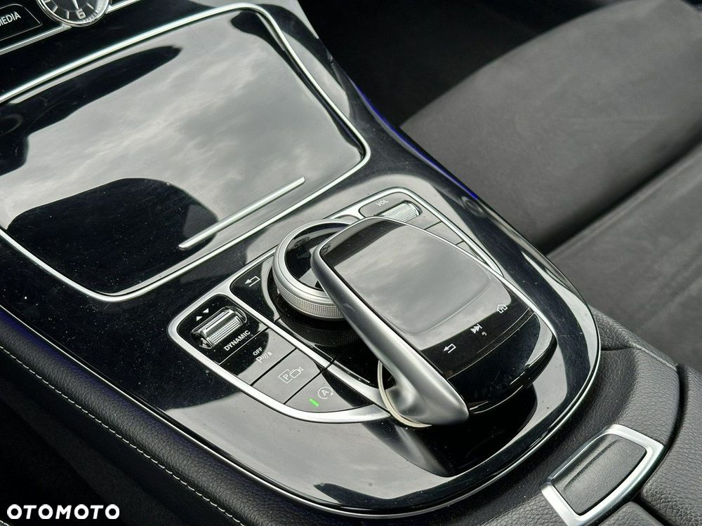 Mercedes-Benz Klasa E 220 d Coupe 9G-TRONIC AMG Line - 22
