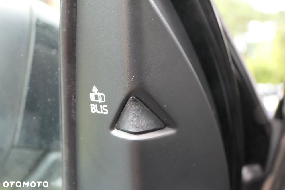 Volvo V40 Cross Country D3 Geartronic Momentum - 29