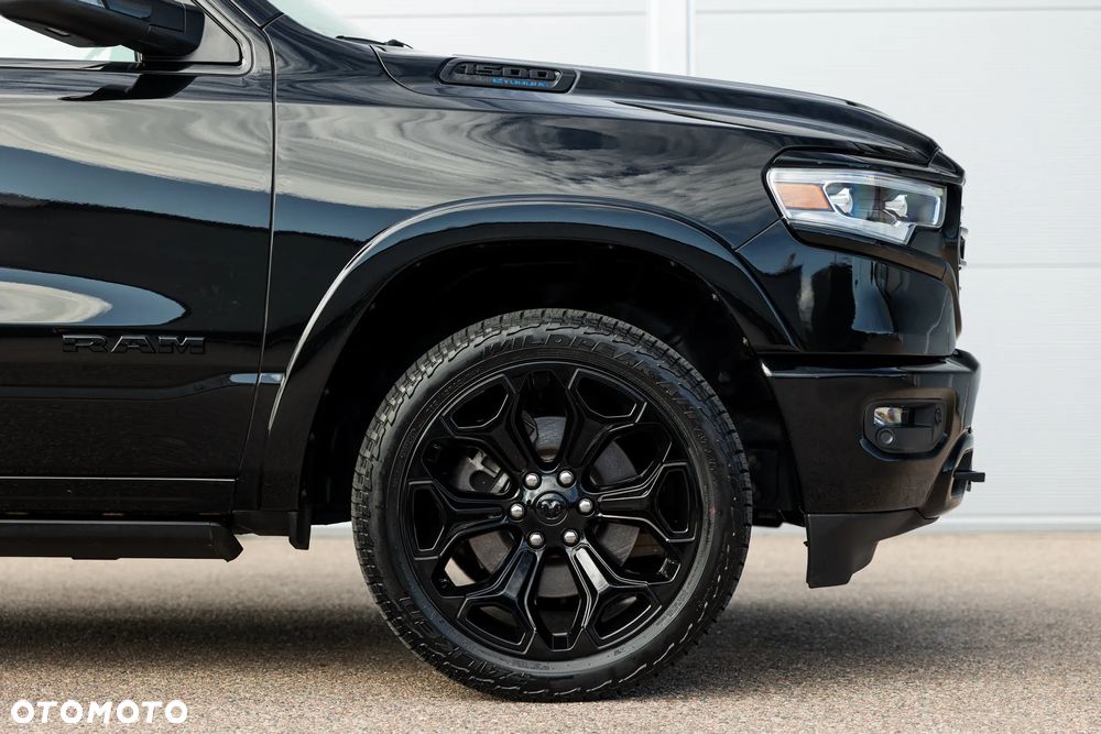 RAM 1500 5.7 eTorque Crew Cab Shortbed Limited Black - 5