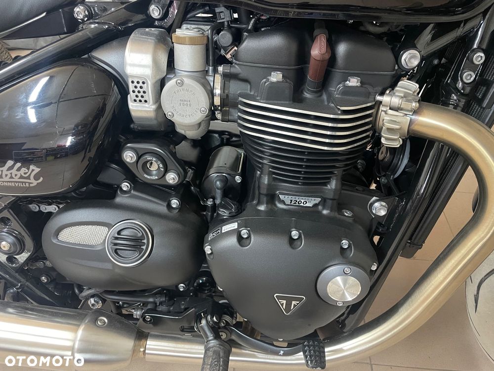 Triumph Bonneville Bobber - 7