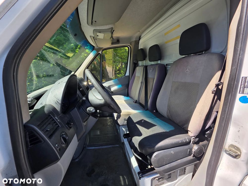 Mercedes-Benz Sprinter - 14
