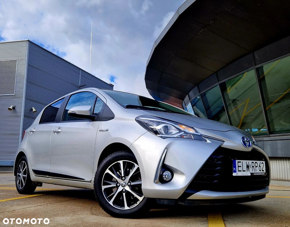 Toyota Yaris Hybrid 100 Dynamic EU6 - 2