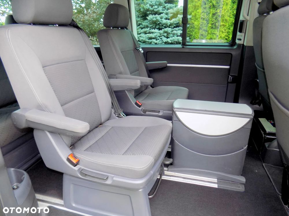 Volkswagen Multivan - 11