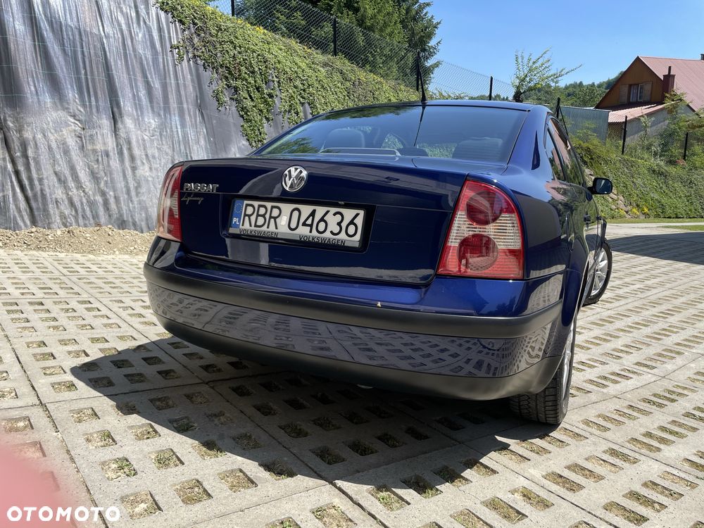Volkswagen Passat - 4