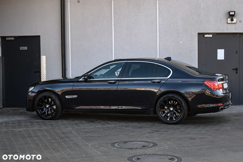 BMW Seria 7 740d Edition Exclusive - 21