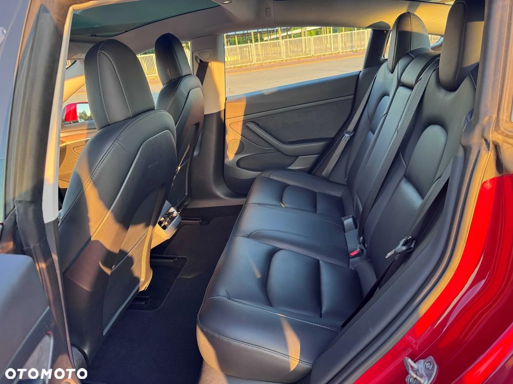 Tesla Model 3 Performance AWD - 18
