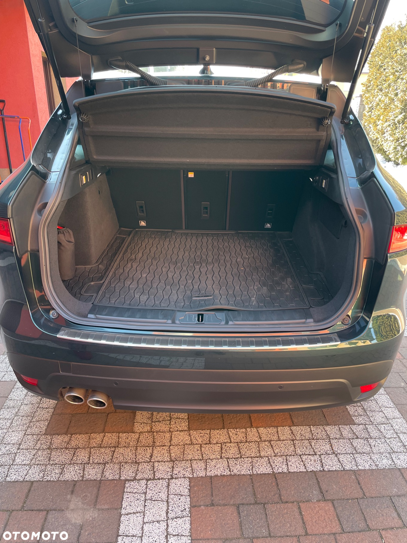 Jaguar F-Pace 2.0 i4D AWD R-Sport - 35