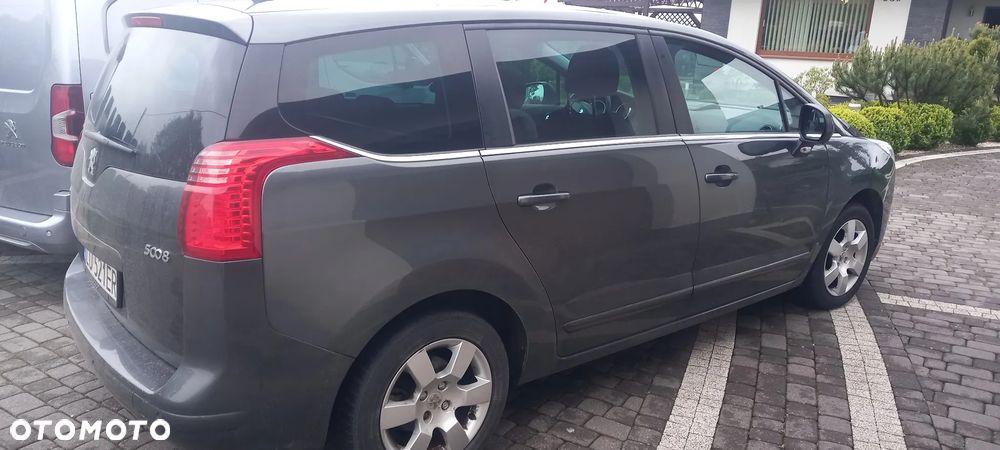 Peugeot 5008 1.6 THP Family 7os - 2
