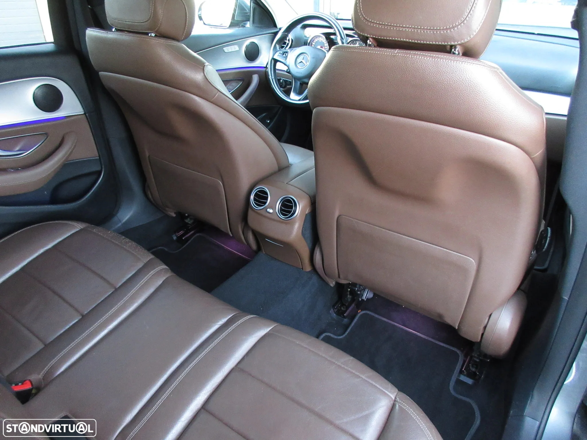 Mercedes-Benz E 200 - 39