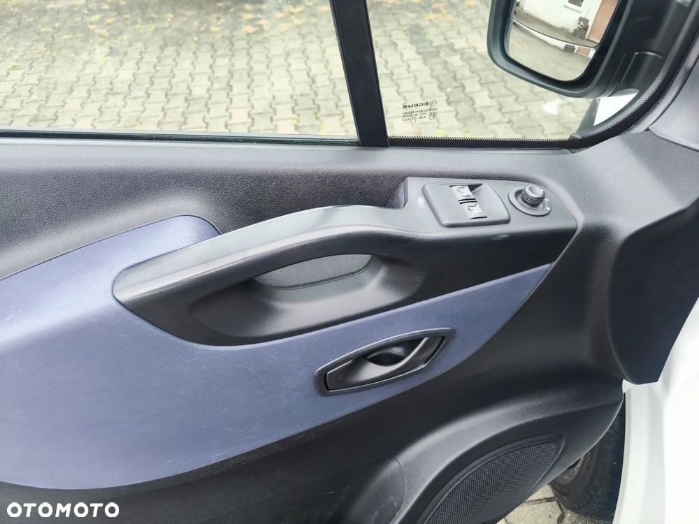 Opel Vivaro - 20