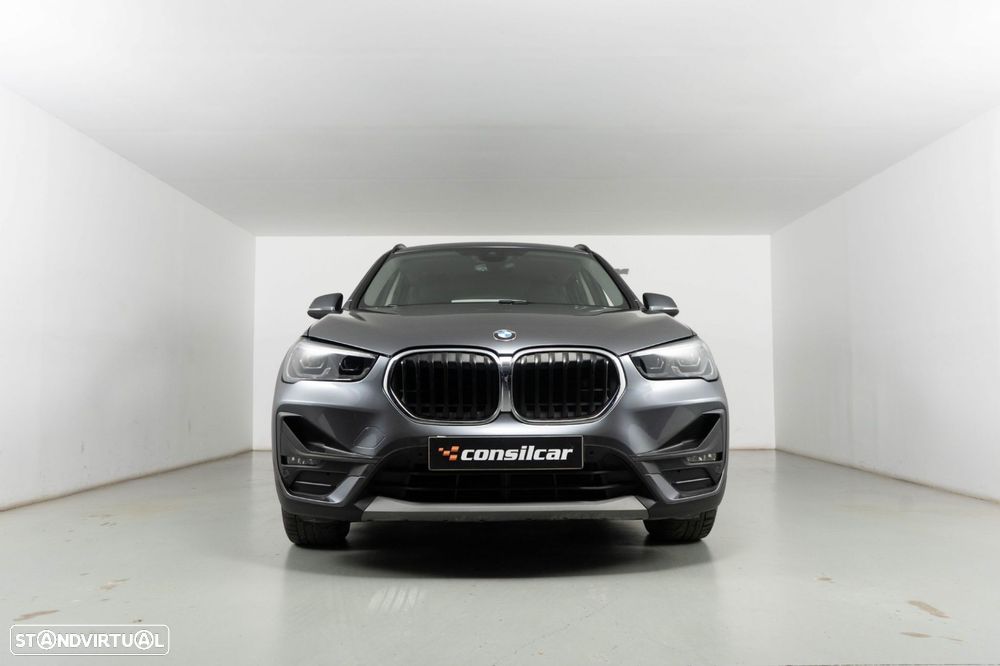 BMW X1 25 e xDrive Corporate Edition - 4