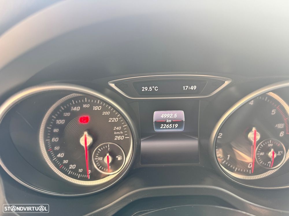Mercedes-Benz CLA 180 d Shooting Brake Urban - 4