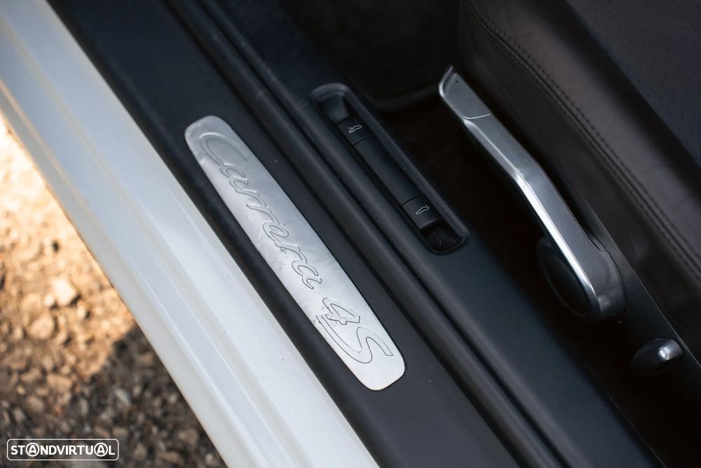 Porsche 911 (997) Carrera 4 S Cabriolet - 36