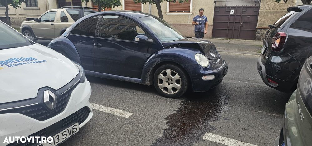 Volkswagen New Beetle - 4