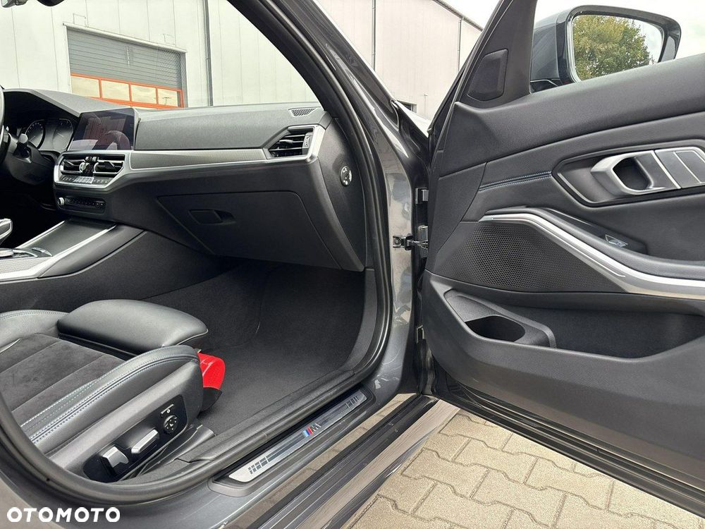 BMW Seria 3 320d M Sport sport - 17