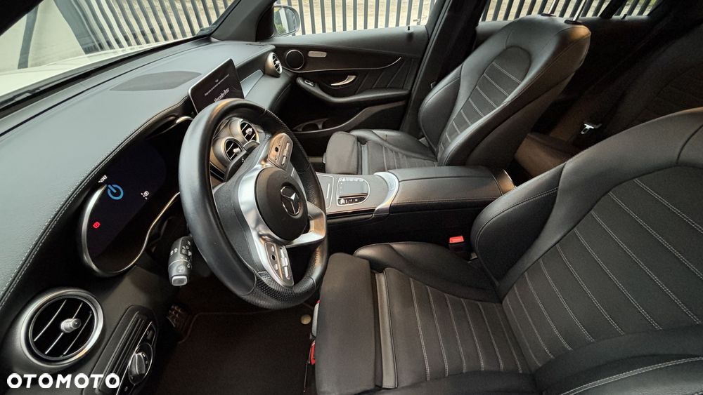 Mercedes-Benz GLC - 38