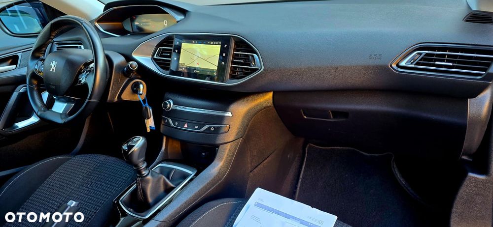 Peugeot 308 BlueHDi 130 Allure Pack - 21