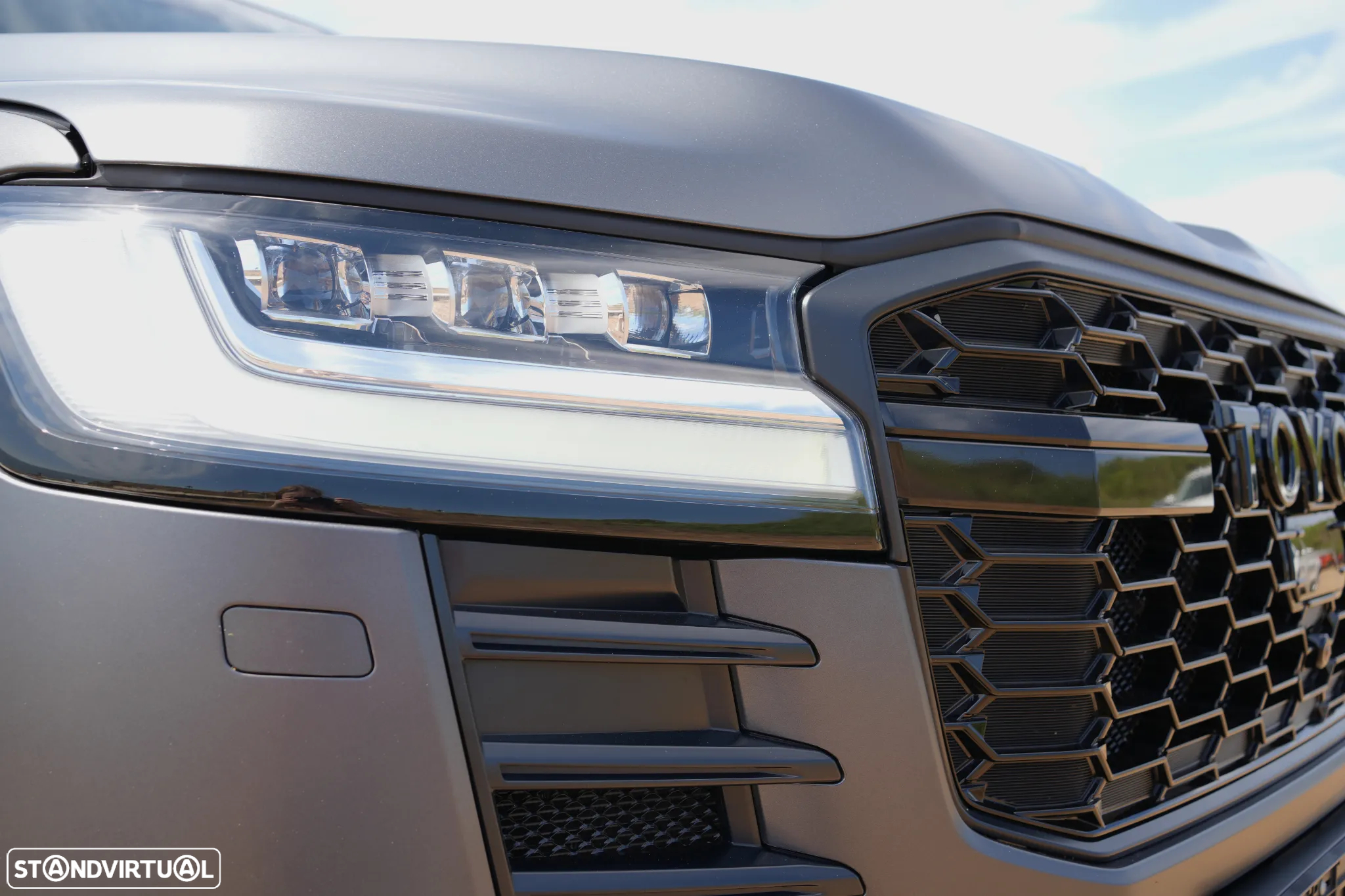 Toyota Land Cruiser - 20