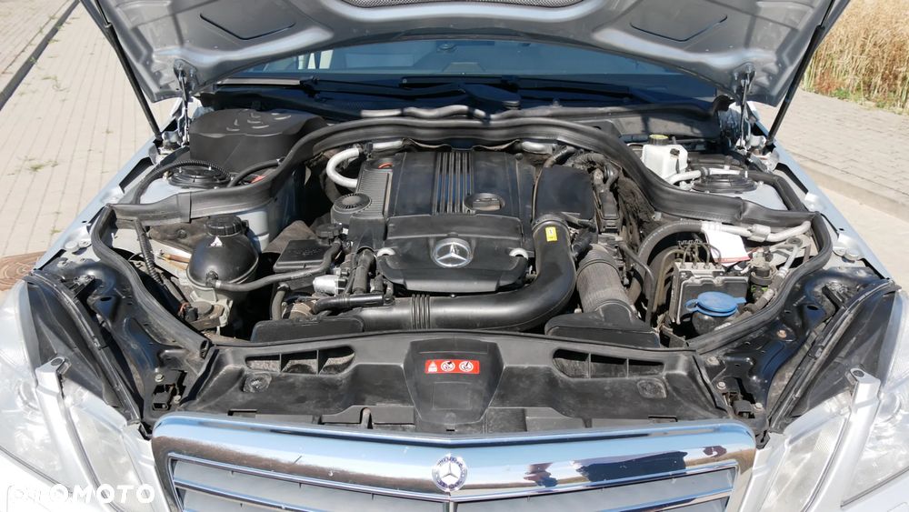 Mercedes-Benz Klasa E 250 CGI BlueEFFICIENCY Elegance - 25