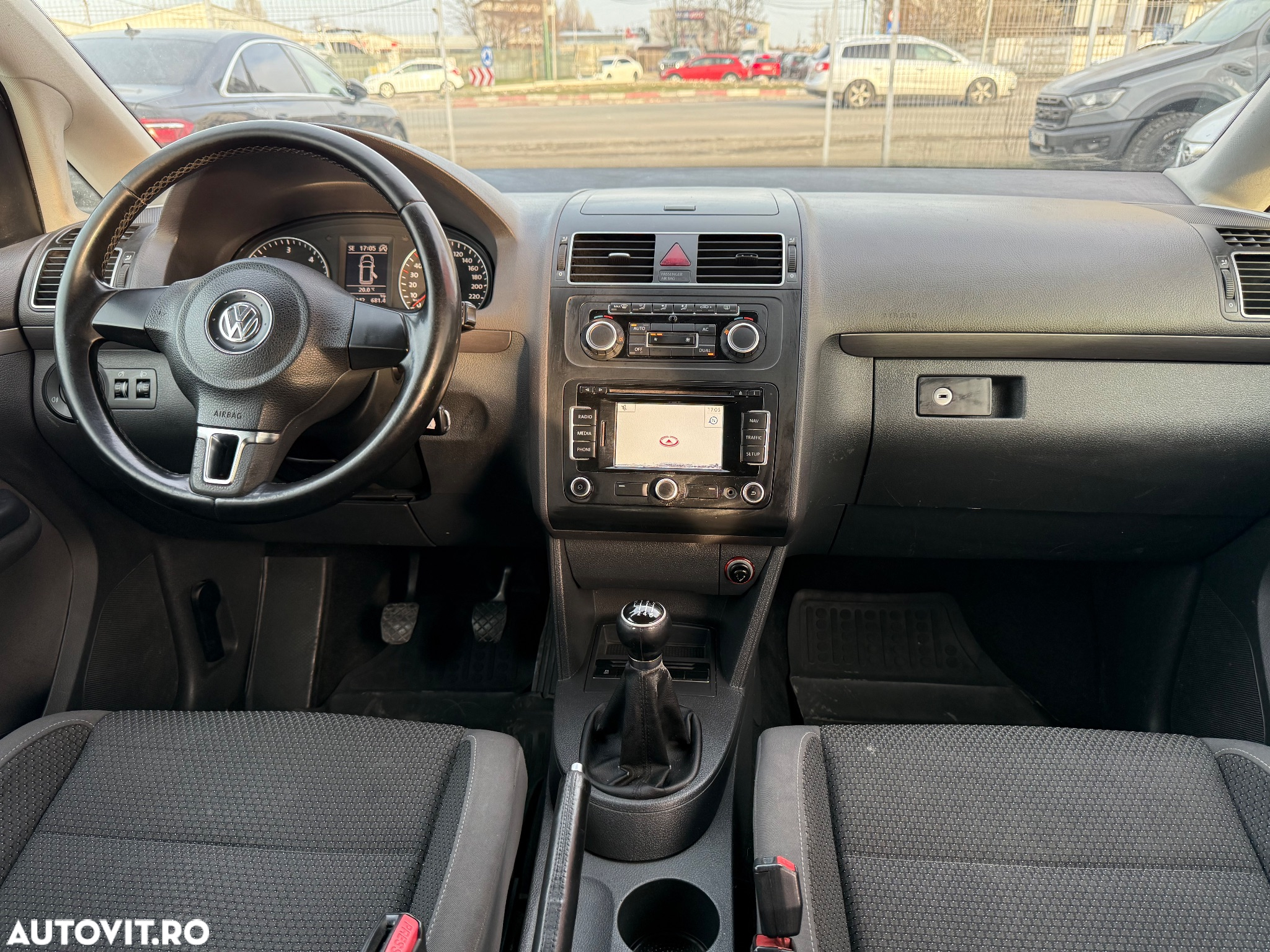 Volkswagen Touran 1.6 TDI SCR BlueMotion Technology Trendline - 19