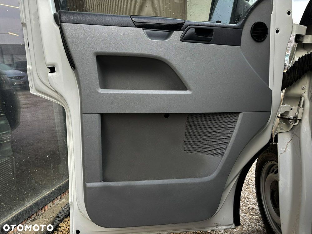 Volkswagen Transporter - 12