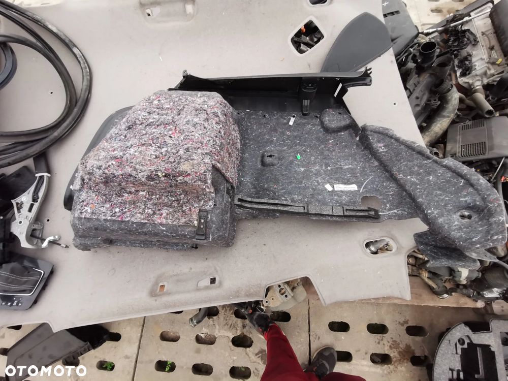 SKODA OCTAVIA III RS 2.0 TSI KOMBI TAPICERKA BOCZEK BAGAŻNIKA PRAWY 5E9867764 - 2