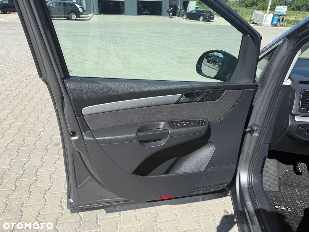 Volkswagen Sharan 2.0 TDI 4Motion BlueMotion Technology Highline - 24