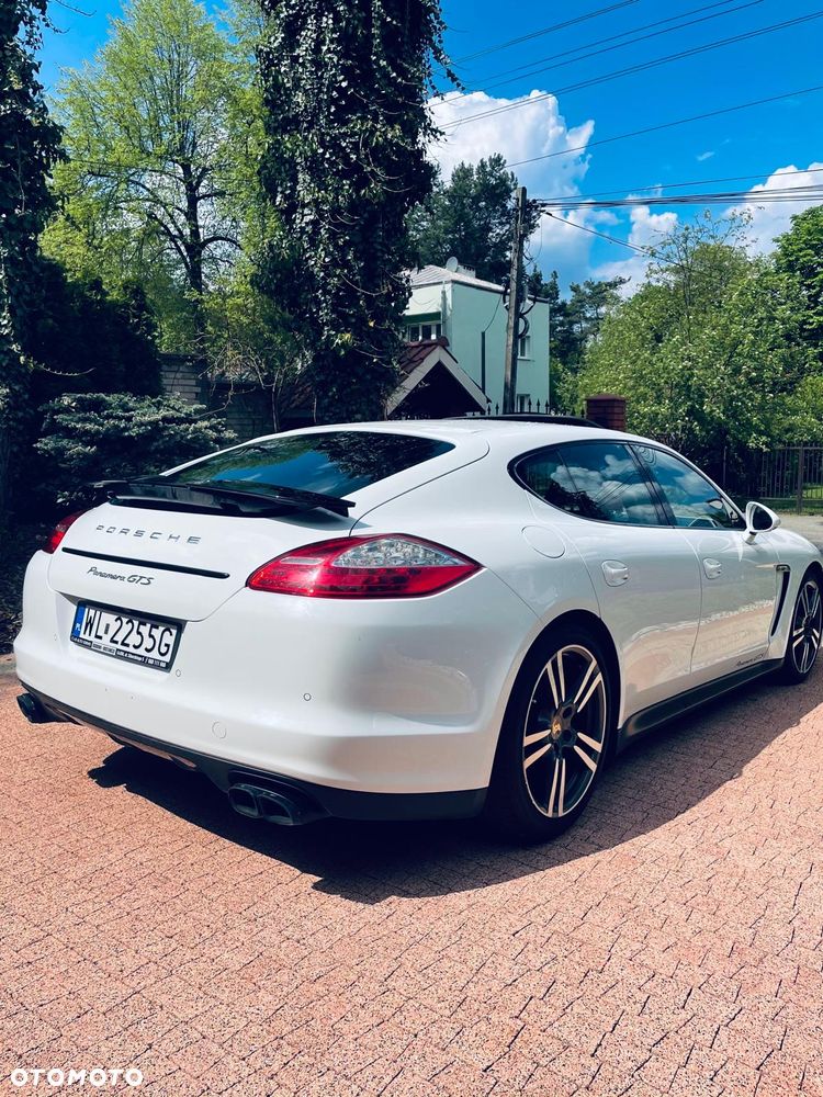Porsche Panamera GTS PDK - 3