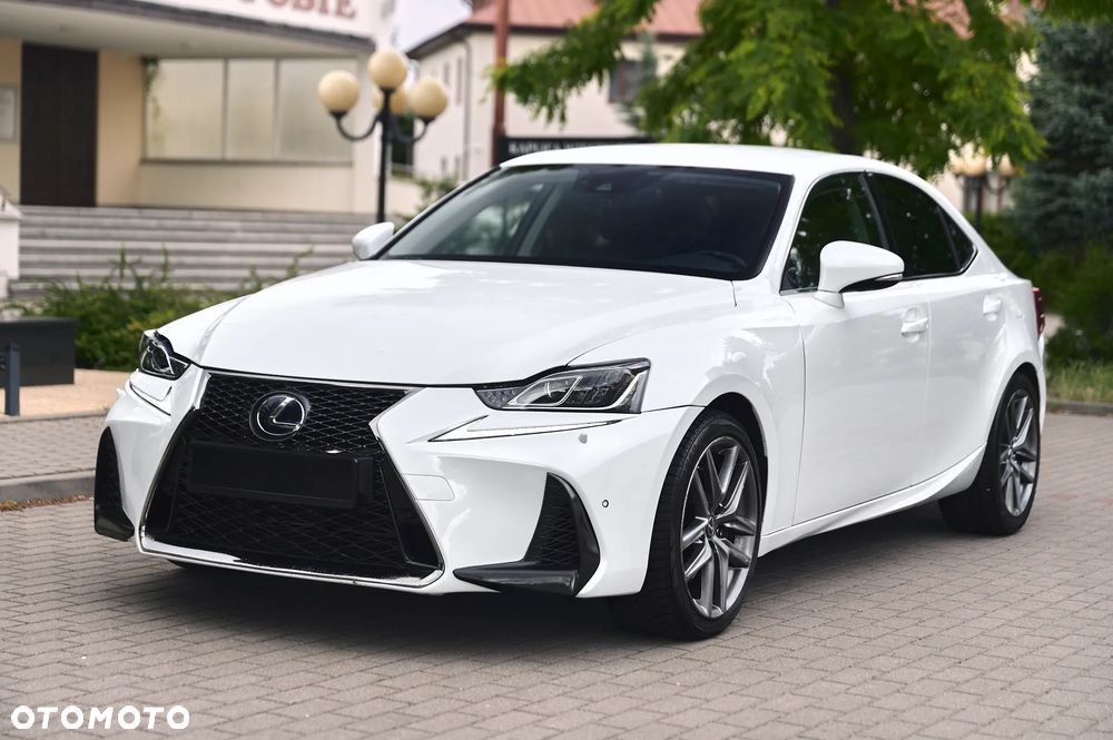 Lexus IS 200t / 300 F Sport - 5