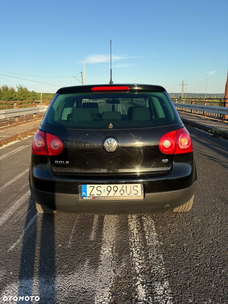 Volkswagen Golf - 5